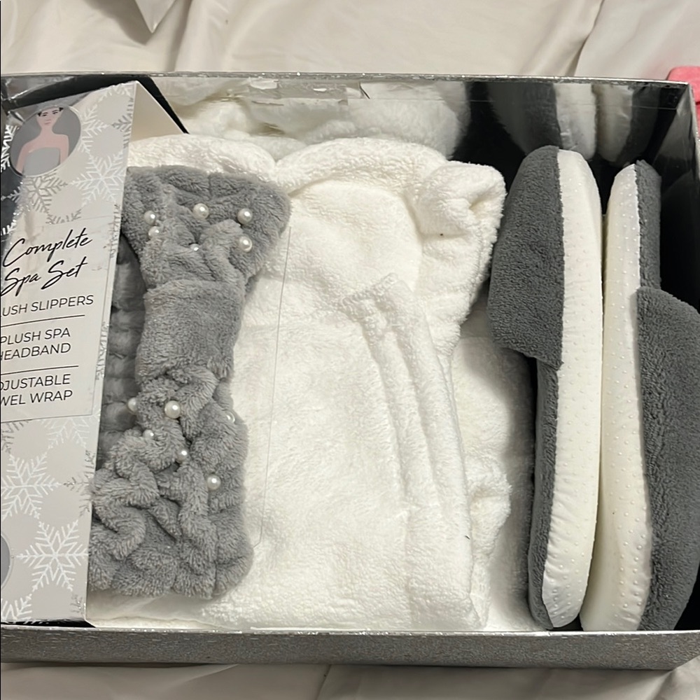 Ellen Tracy Complete Spa Set